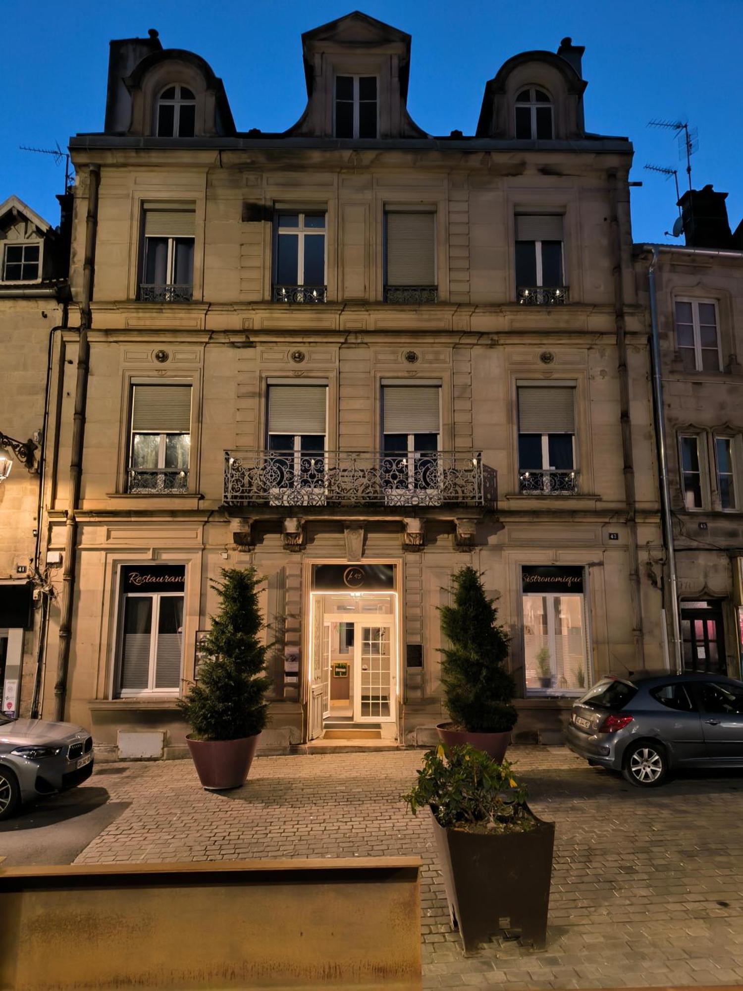 Hotel Le Napoleon Luxeuil-les-Bains Exterior foto